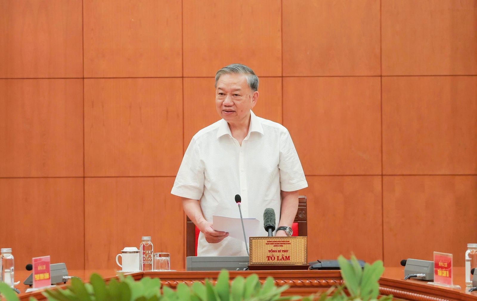 Tổng Bí thư: 'Biến văn kiện Đại hội thành công cụ lãnh đạo, quản trị hiện đại'- Ảnh 1. Tổng Bí thư: 'Biến văn kiện Đại hội thành công cụ lãnh đạo, quản trị hiện đại'- Ảnh 1.