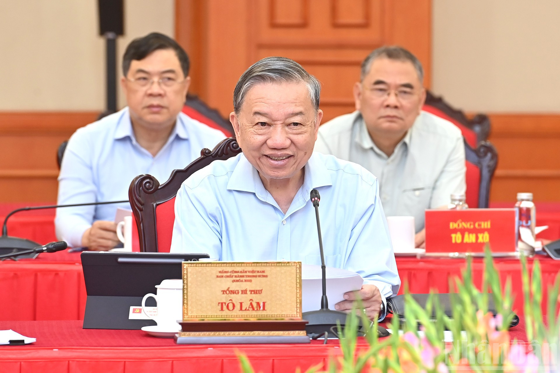 Bộ Chính trị cho ý kiến dự thảo văn kiện, phương án nhân sự trình Đại hội Đảng bộ Công an Trung ương 1 Bộ Chính trị cho ý kiến dự thảo văn kiện, phương án nhân sự trình Đại hội Đảng bộ Công an Trung ương - Ảnh 1.