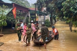 Thủ tướng: Khuyến cáo người dân hạn chế đi lại khi có mưa lũ lớn do bão số 10