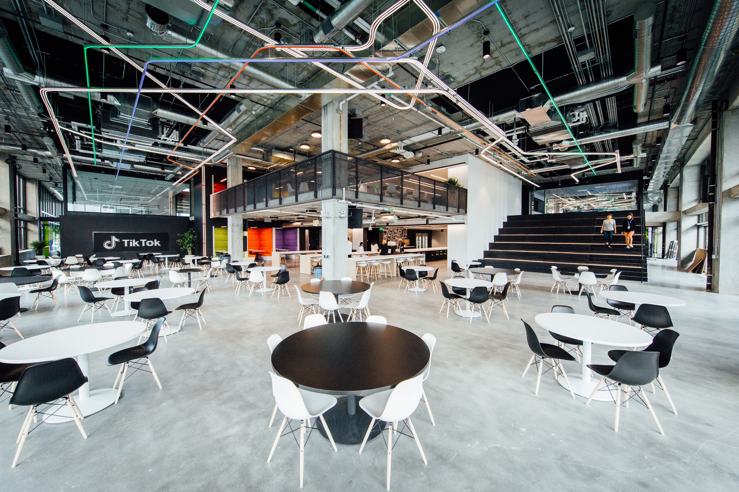 ByteDance mất ghế điều hành tại Mỹ 2 ByteDance mất quyền chi phối - Mỹ nắm sáu trên bảy ghế điều hành TikTok - Ảnh 2.