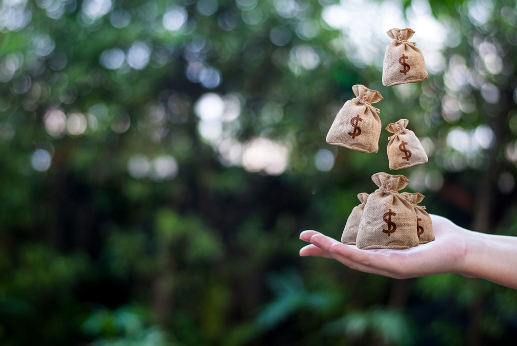 Tuổi Thìn có thể có những lợi ích bất ngờ từ đầu tư, kinh doanh. Ảnh: Shutterstock Tuổi Thìn có thể có những lợi ích bất ngờ từ đầu tư, kinh doanh. Ảnh: Shutterstock