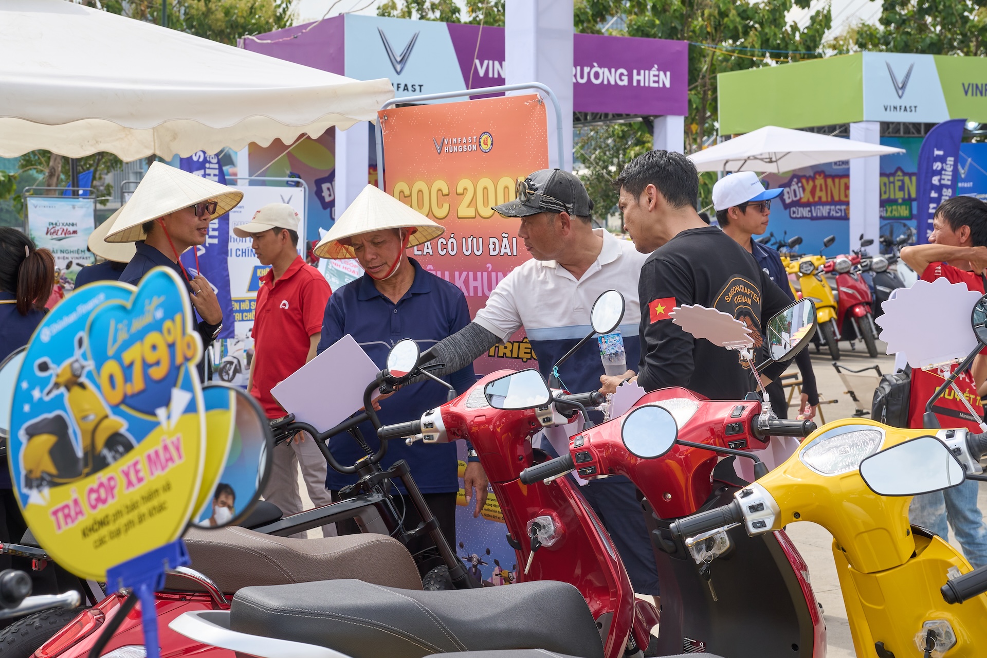 Các hãng xe máy điện triển khai tủ đổi pin, người dùng hưởng lợi- Ảnh 1. Các hãng xe máy điện triển khai tủ đổi pin, người dùng hưởng lợi- Ảnh 1.