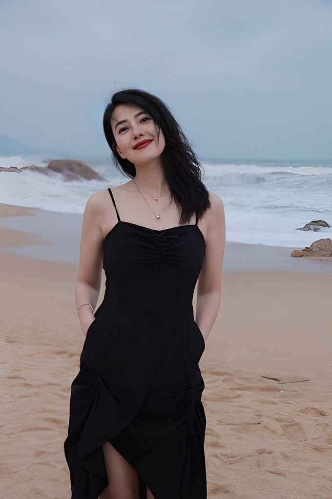 Ở tuổi 46, "nữ thần thanh xuân" Cao Viên Viên vẫn khiến công chúng trầm trồ bởi làn da mịn màng và vóc dáng mảnh mai. Ảnh: Instagramgaoyuanyuan_gyy