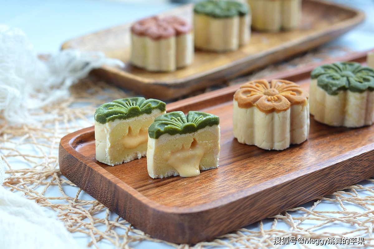 Bánh trung thu loại này không những ngon mà còn rất đẹp.