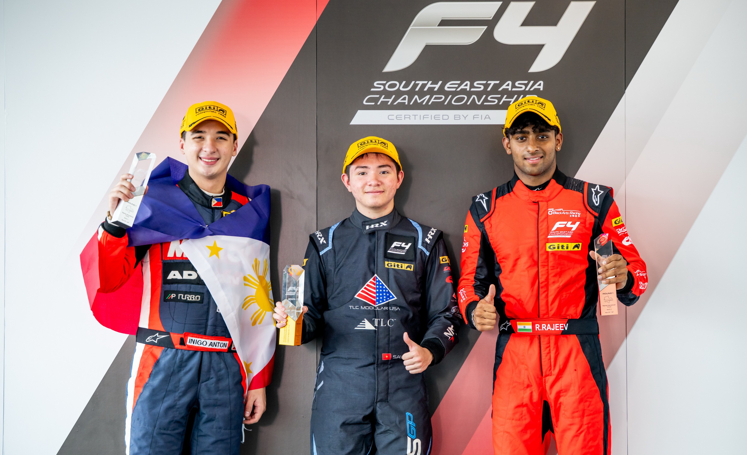 Chàng trai 17 tuổi giúp đua xe Việt Nam đạt cột mốc lịch sử 1 Chàng trai 17 tuổi giúp đua xe Việt Nam đạt cột mốc lịch sử - Ảnh 1.