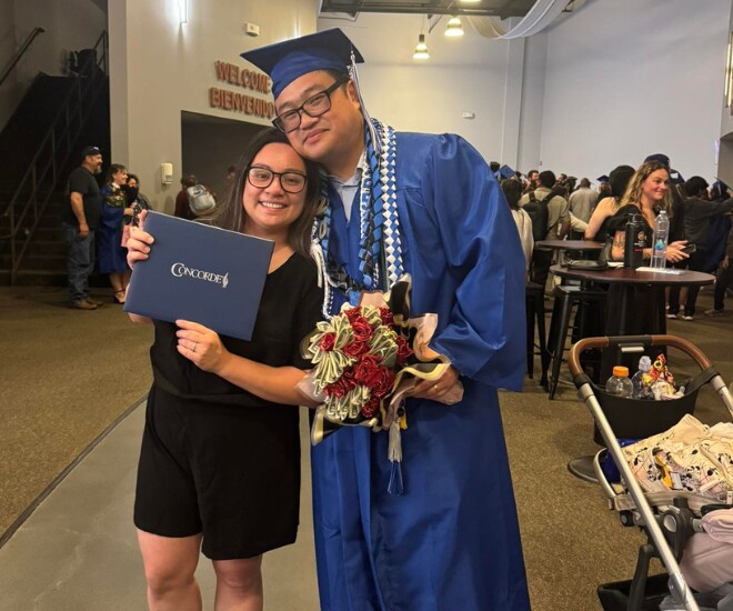 Cháu ngoại Phi Nhung đến dự lễ tốt nghiệp của bố, chàng rể Việt kiều nay là niềm tự hào của gia đình 1 Wendy Phạm mừng chồng tốt nghiệp chuyên ngành.