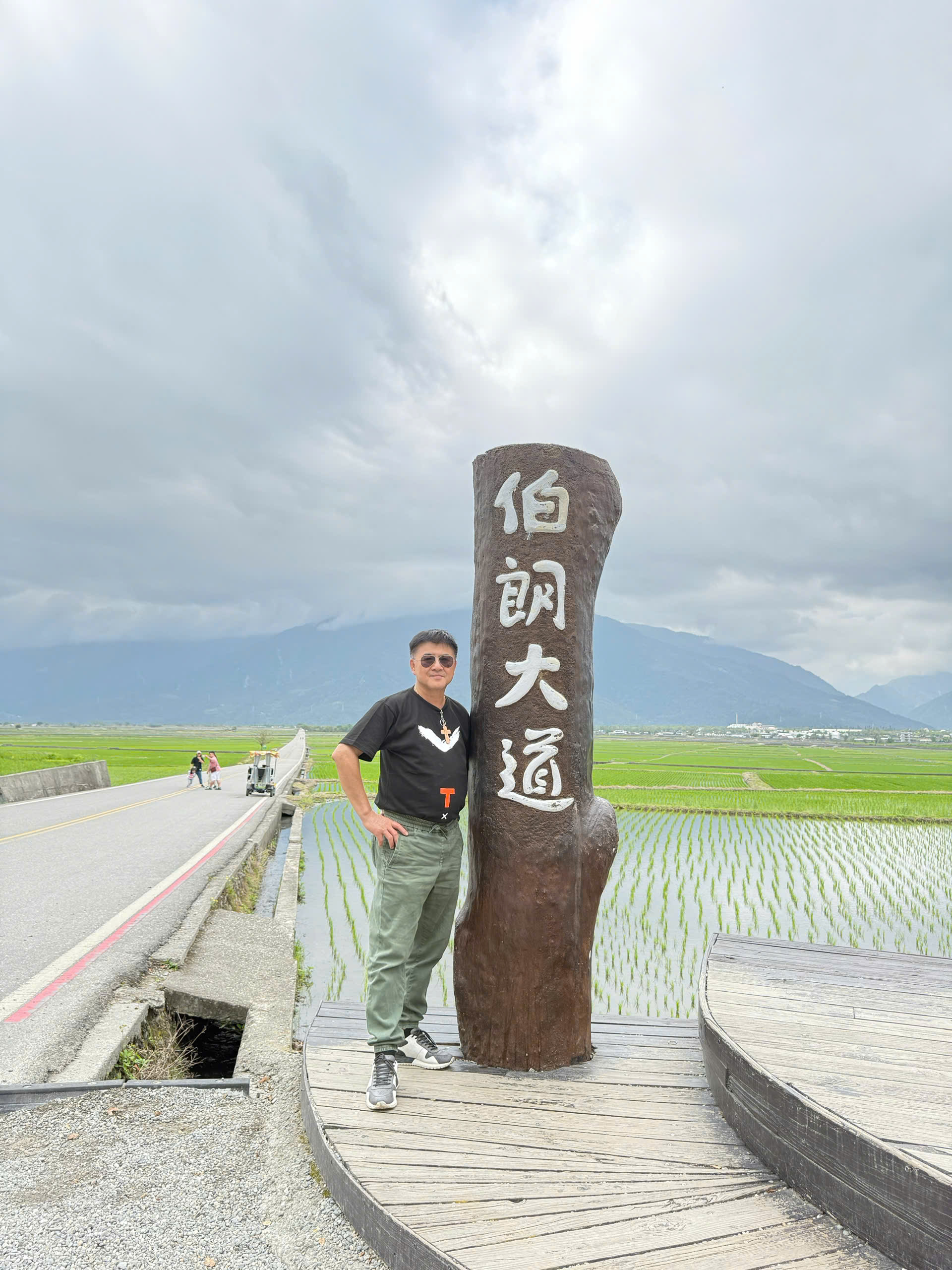 Check-in cây cô đơn mang tên siêu sao Kim Thành Vũ- Ảnh 1. Check-in cây cô đơn mang tên siêu sao Kim Thành Vũ- Ảnh 1.
