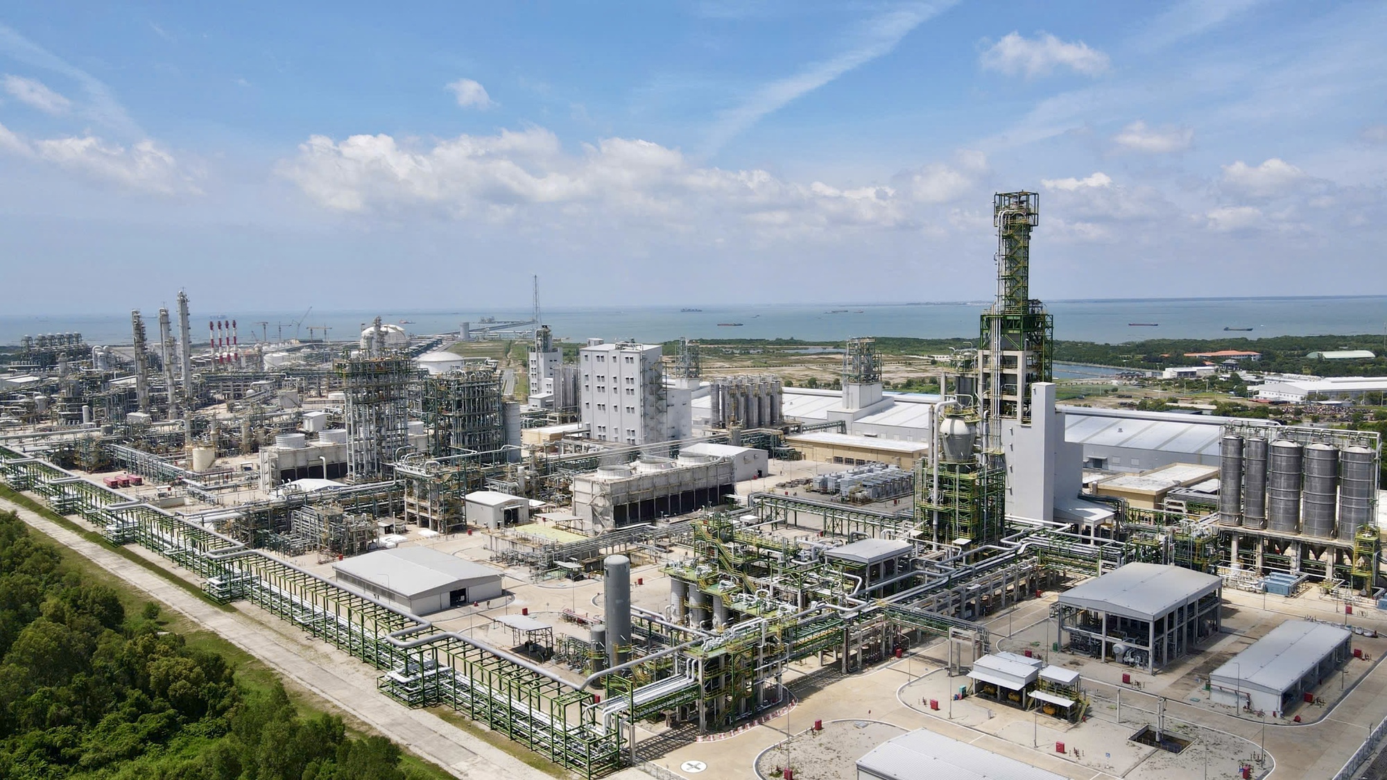 Chủ tịch UBND TP HCM thăm và làm việc tại Tổ hợp Hóa dầu 5,5 tỉ USD- Ảnh 4.