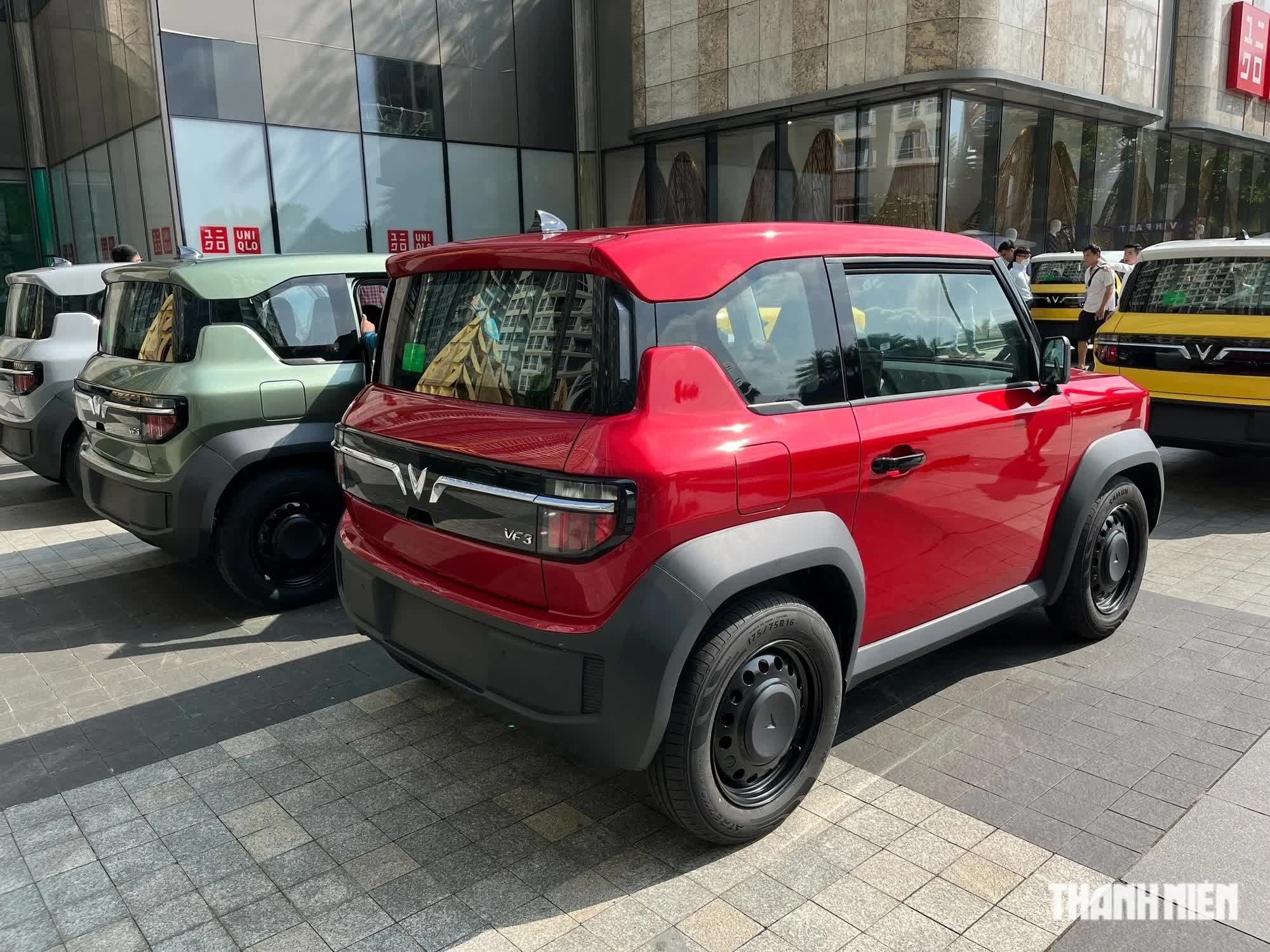 Có 300 triệu đồng nên mua VinFast VF 3 hay vay thêm mua xe xăng hạng A? - Ảnh 1.