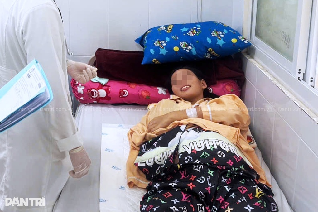 Cô gái được ghép tạm tay đứt lìa vào chân: “Em sẽ cười đến khi con ra đời” - 1