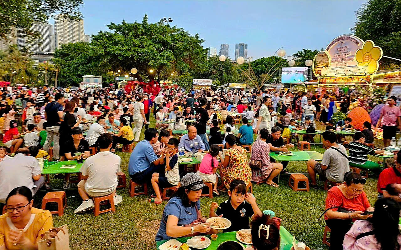 Lễ hội Văn hóa Ẩm thực, Món ngon Saigontourist Group trong các năm trước đã thu hút hàng trăm ngàn khách trong nước và quốc tế Lễ hội Văn hóa Ẩm thực, Món ngon Saigontourist Group trong các năm trước đã thu hút hàng trăm ngàn khách trong nước và quốc tế