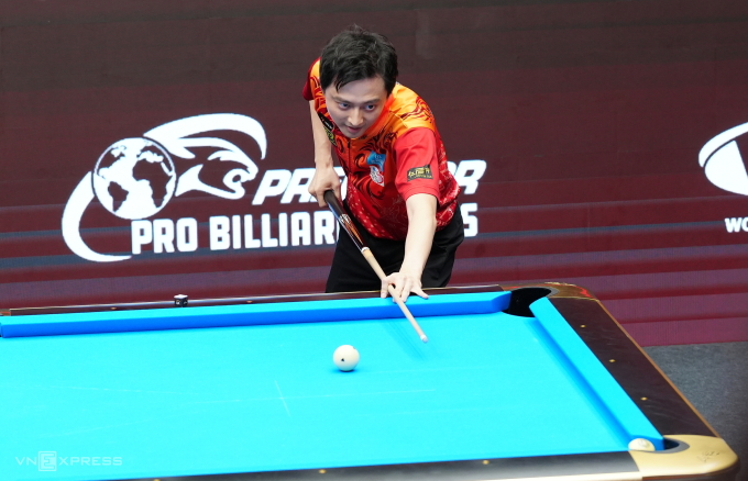 Cơ thủ Ko Ping Chung trong trận chung kết WPA Men’s 10-Ball World Championship 2025 với Alex Kazakis (Hy Lạp), chiều 28/9. Ảnh: Đức Đồng