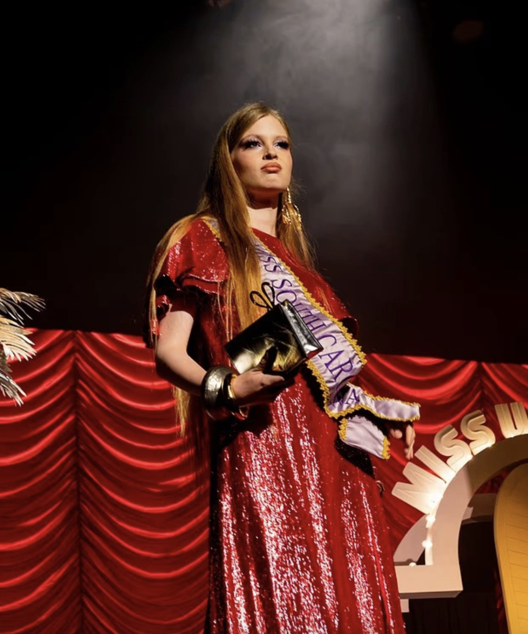 Con gái chuyển giới của Elon Musk debut tại New York Fashion Week, màn hét lớn độc lạ thành tâm điểm- Ảnh 1. Con gái chuyển giới của Elon Musk debut tại New York Fashion Week, màn hét lớn độc lạ thành tâm điểm- Ảnh 1.