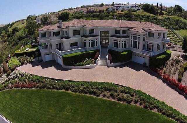 Con trai của Đan Trường "từ chối" nhà cao cửa rộng ở Mỹ, là thiếu gia "ngậm thìa vàng" nhưng vẫn rửa bát hàng ngày 3 Căn biệt thự triệu đô hoành tráng của doanh nhân Thủy Tiên.