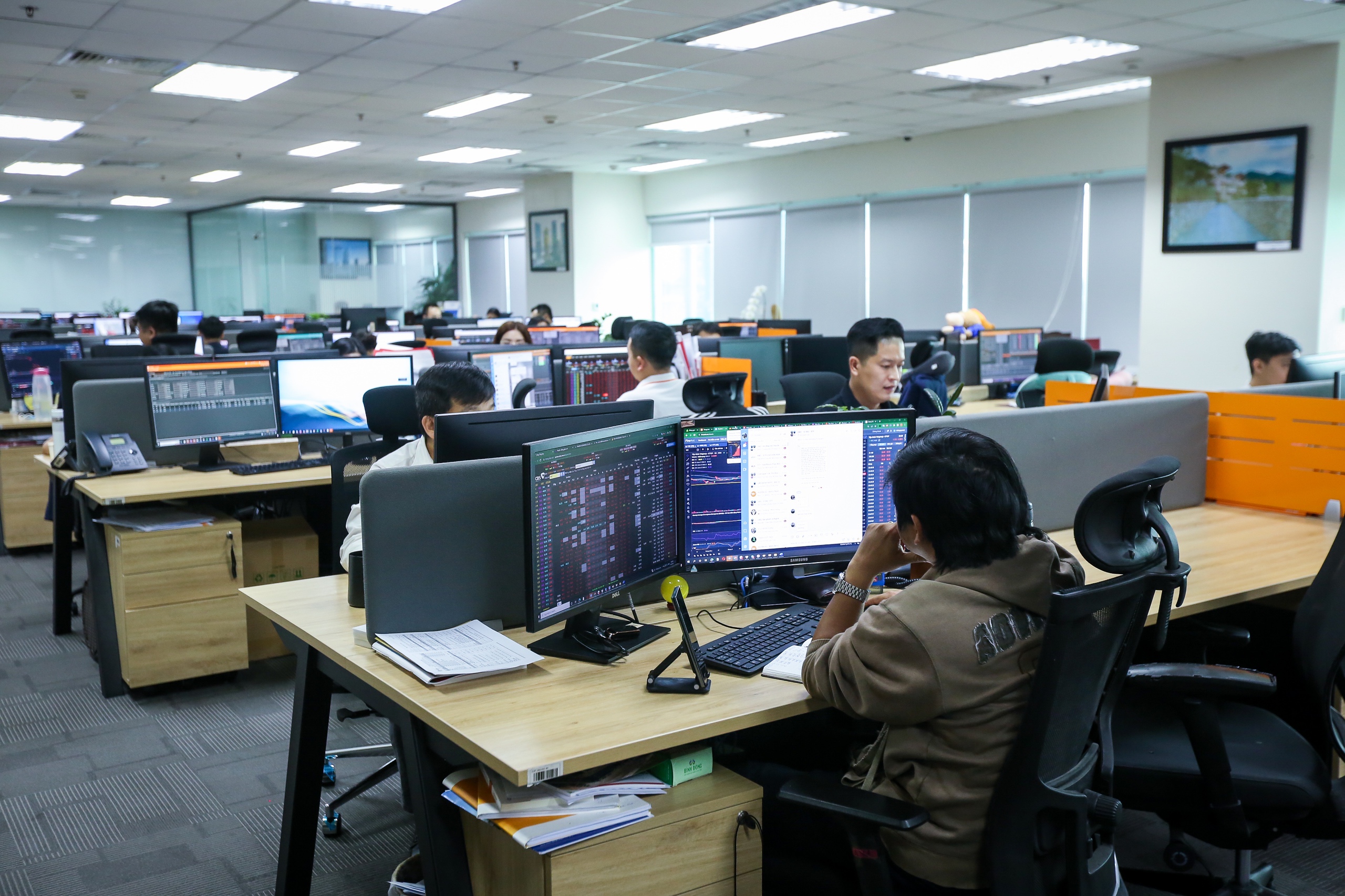 Công ty chứng khoán nào được hoạt động trong Trung tâm tài chính quốc tế? 1 Công ty chứng khoán nào được hoạt động trong Trung tâm tài chính quốc tế? - Ảnh 1.