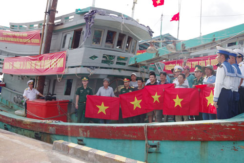 Cùng nhau giữ biển - Ảnh 1. Cùng nhau giữ biển - Ảnh 1.