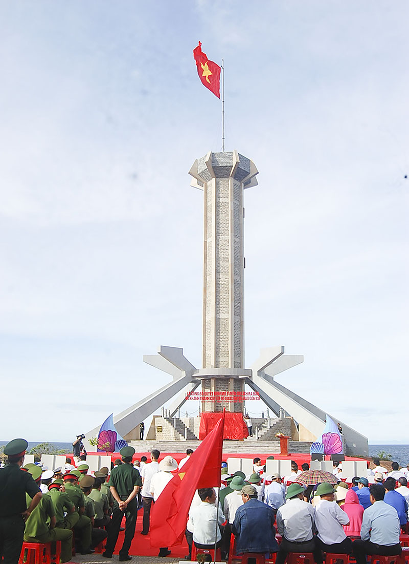 Cuộc thi viết về chủ quyền: Cồn Cỏ - hòn đảo anh hùng - Ảnh 1. Cuộc thi viết về chủ quyền: Cồn Cỏ - hòn đảo anh hùng - Ảnh 1.