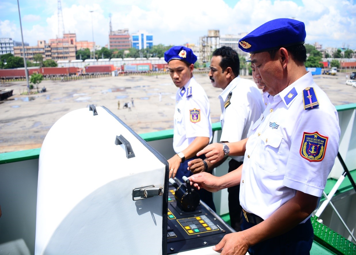 Cuộc thi viết về chủ quyền: Tự hào lính biển - Ảnh 1. Cuộc thi viết về chủ quyền: Tự hào lính biển - Ảnh 1.