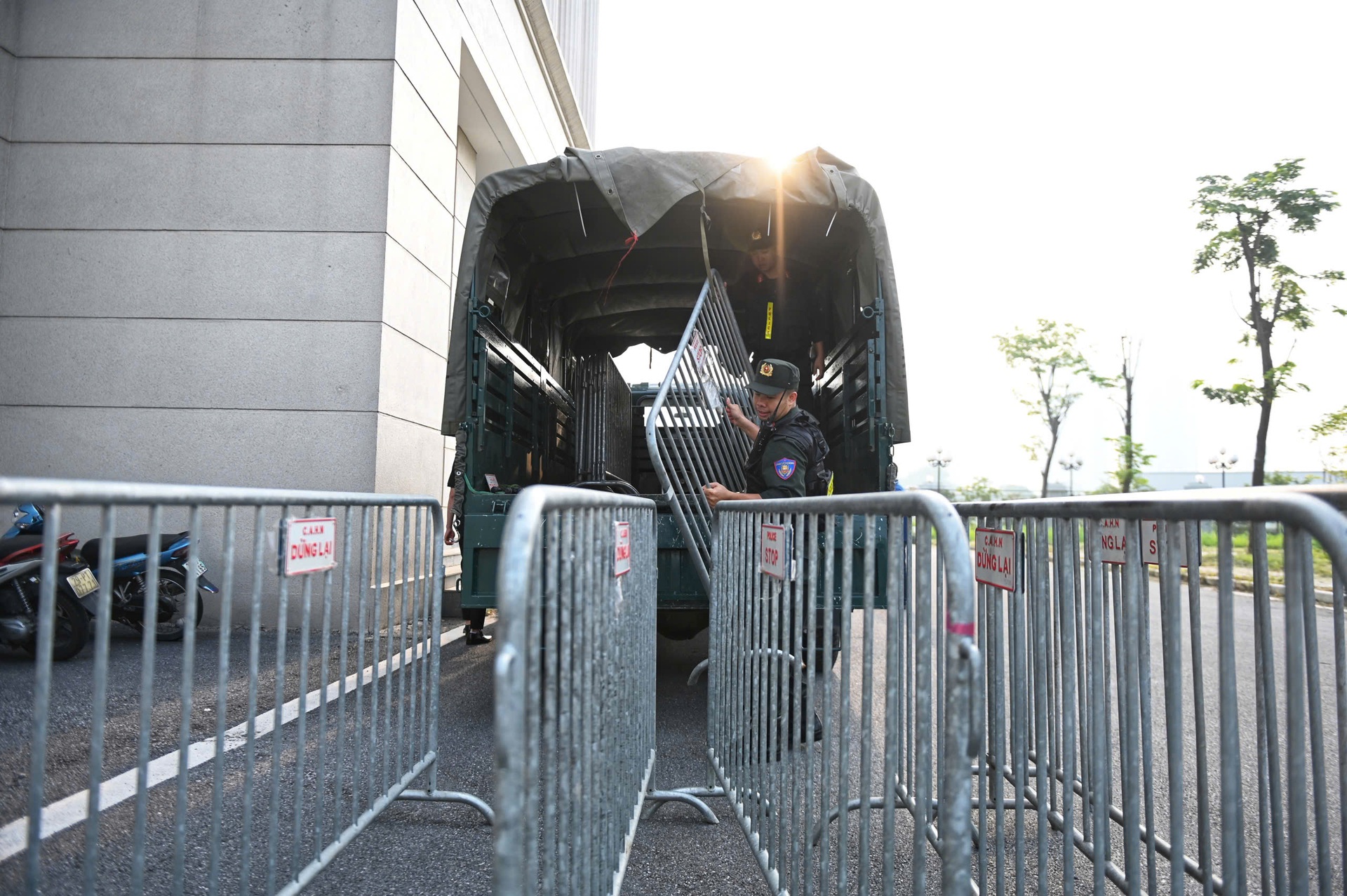 Cựu Phó Chủ nhiệm Văn phòng Quốc hội Phạm Thái Hà cùng nhiều bị cáo tới tòa - 1 Cựu Phó Chủ nhiệm Văn phòng Quốc hội Phạm Thái Hà cùng nhiều bị cáo tới tòa - 1