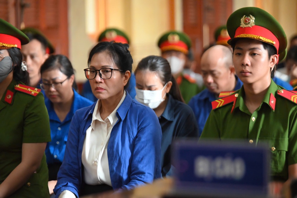 Cựu Tổng giám đốc SJC Lê Thúy Hằng xin chịu trách nhiệm người đứng đầu - 1