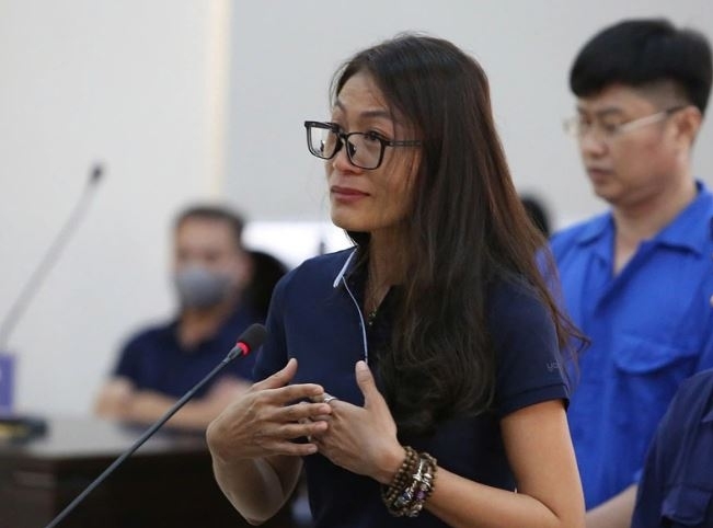 Bị cáo Phạm Thị Hồng tại tòa sơ thẩm hồi tháng 10/2024. Ảnh: Phước Tuấn