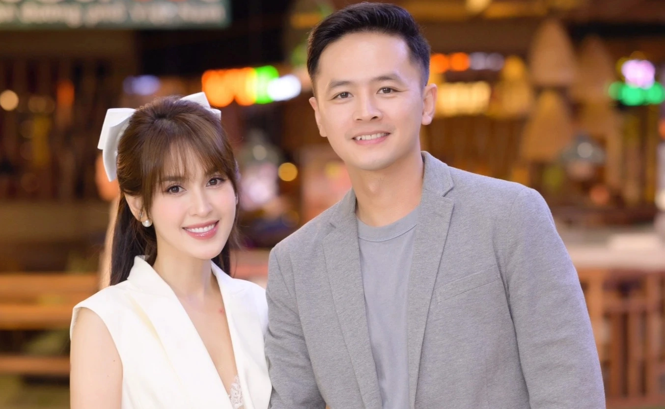 Diễn viên Văn Anh - ông xã diễn viên Tú Vi chia sẻ: Mong an toàn cho miền Trung, Bắc bộ, đặc biệt Nghệ An, Hà Tĩnh quê mình.