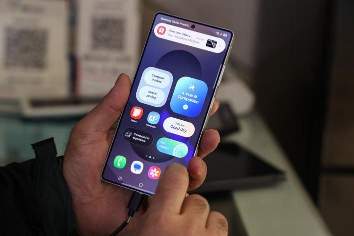 Danh sách thiết bị Galaxy nhận bản cập nhật One UI 8 sắp ra mắt - Ảnh 1. Danh sách thiết bị Galaxy nhận bản cập nhật One UI 8 sắp ra mắt - Ảnh 1.