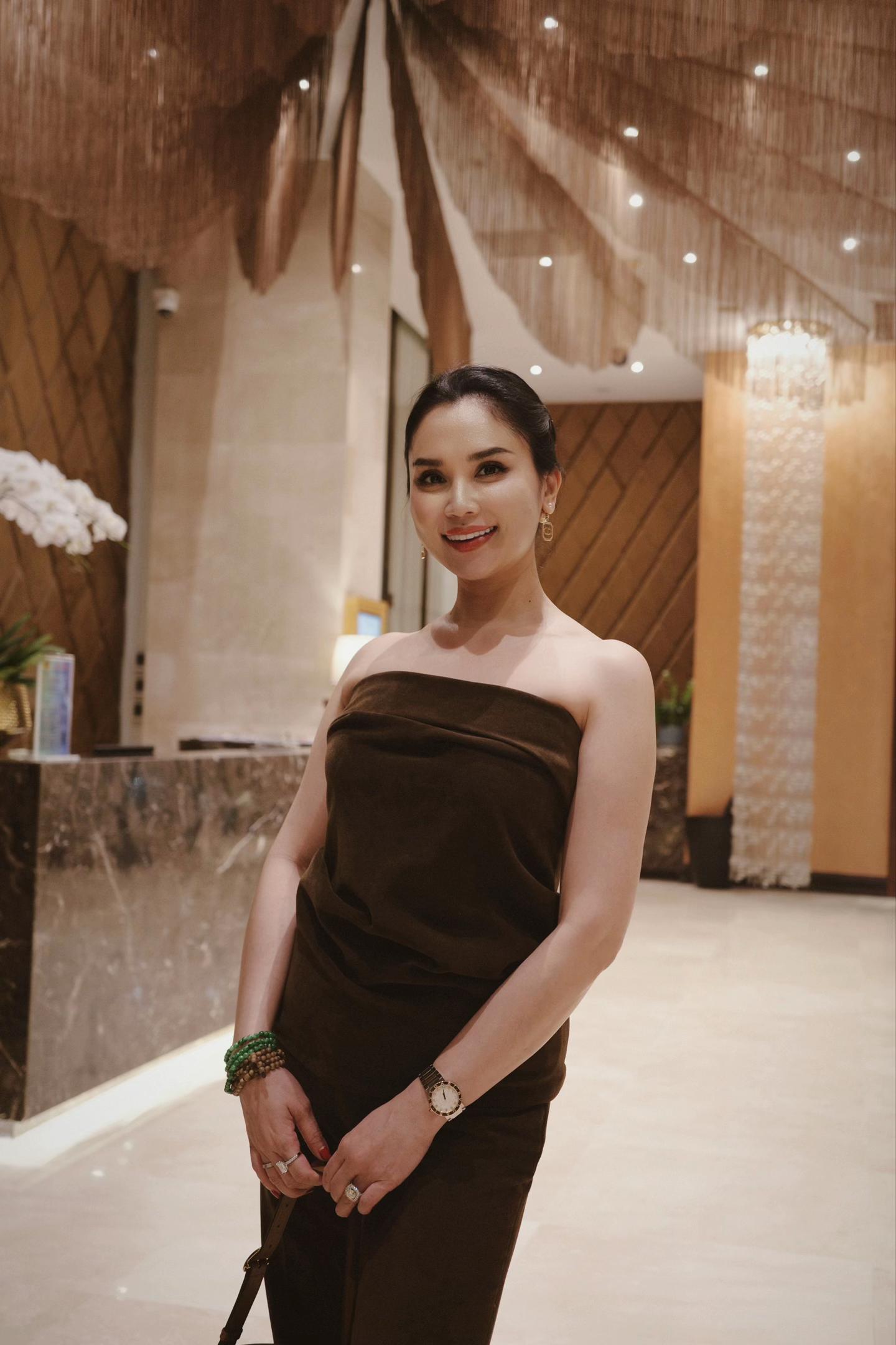 Day la cach nu CEO Linh Dang giu lan da