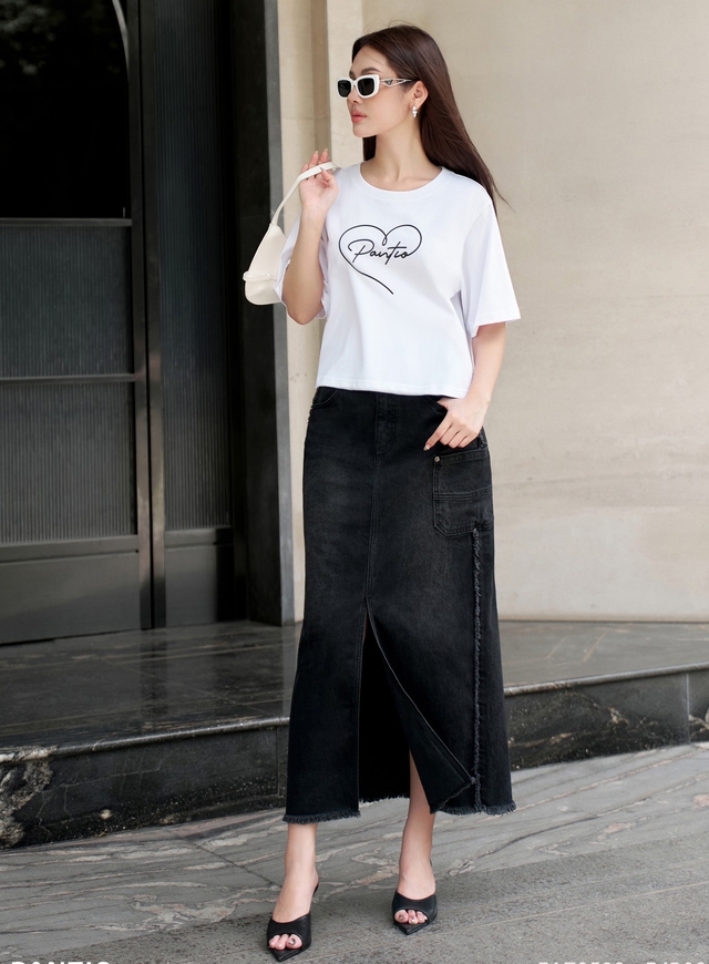 Denim, tweed và những chất liệu hàng đầu cho mùa thu đông 2025- Ảnh 1. Denim, tweed và những chất liệu hàng đầu cho mùa thu đông 2025- Ảnh 1.