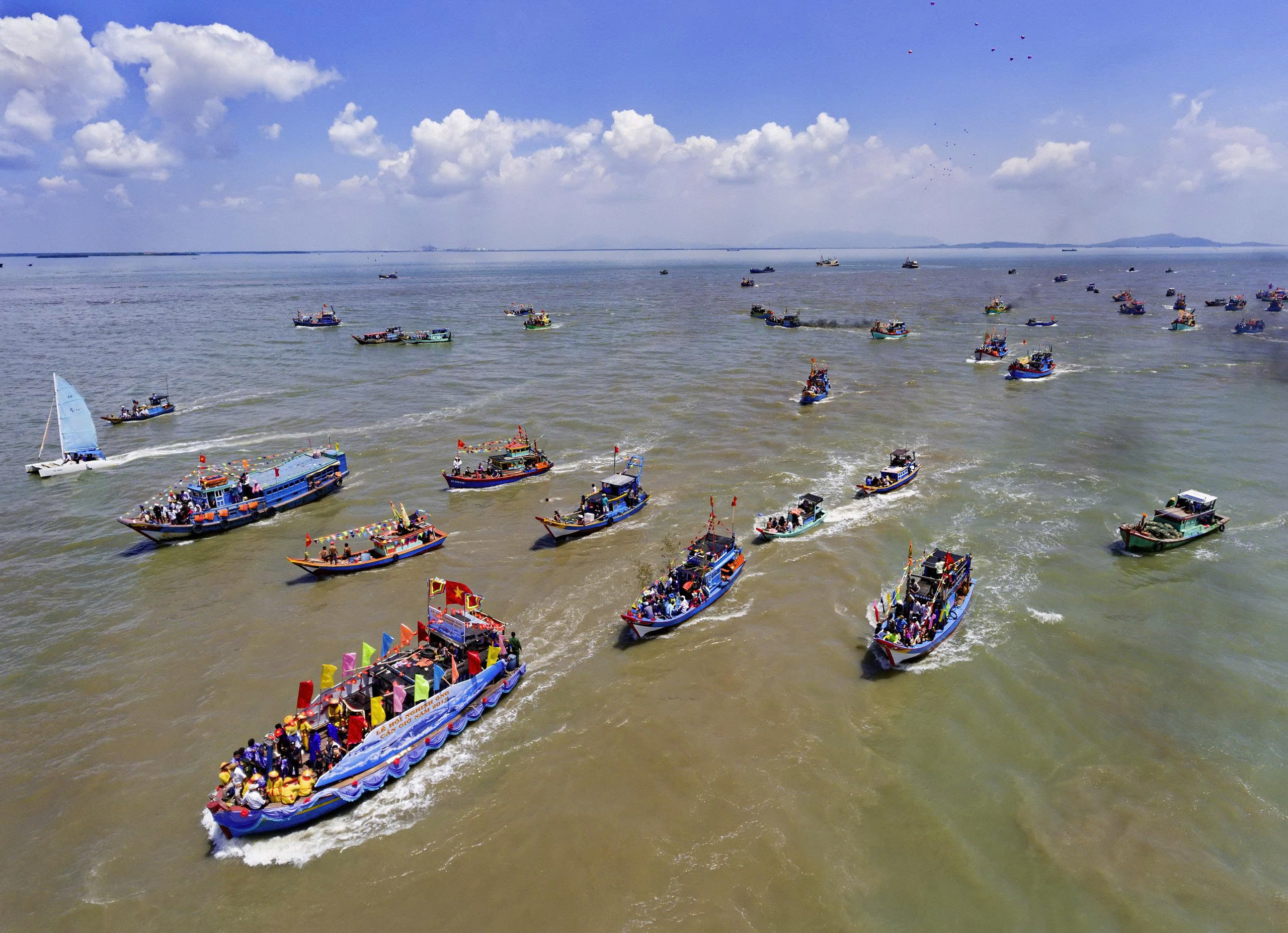 Lễ hội Nghinh Ông Cần Giờ 2025: Di sản 'tết biển' trăm năm- Ảnh 1.