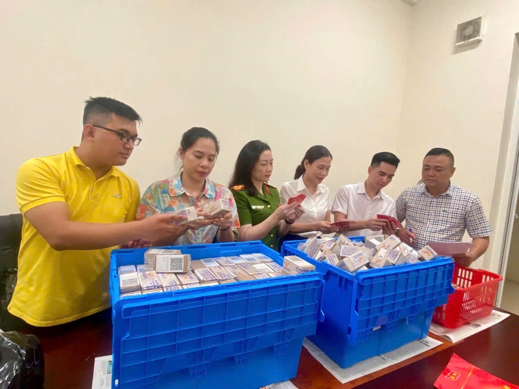 Địa phương dẫn đầu trong cả nước cấp phát Thẻ Đảng viên gắn chip - 1