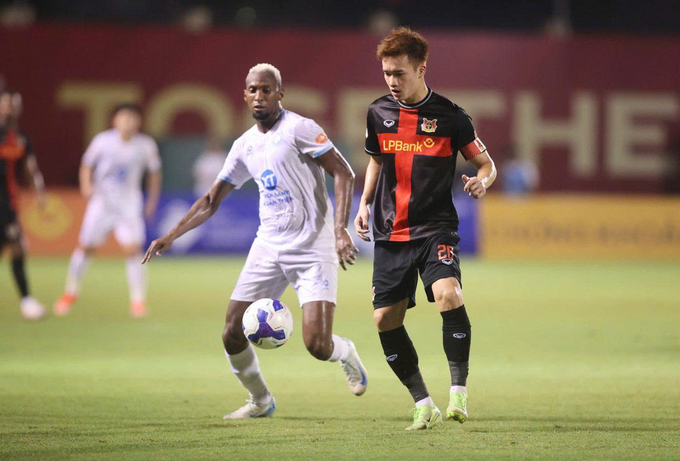 Điểm tựa Nguyễn Hoàng Đức- Ảnh 2. Điểm tựa Nguyễn Hoàng Đức- Ảnh 2.