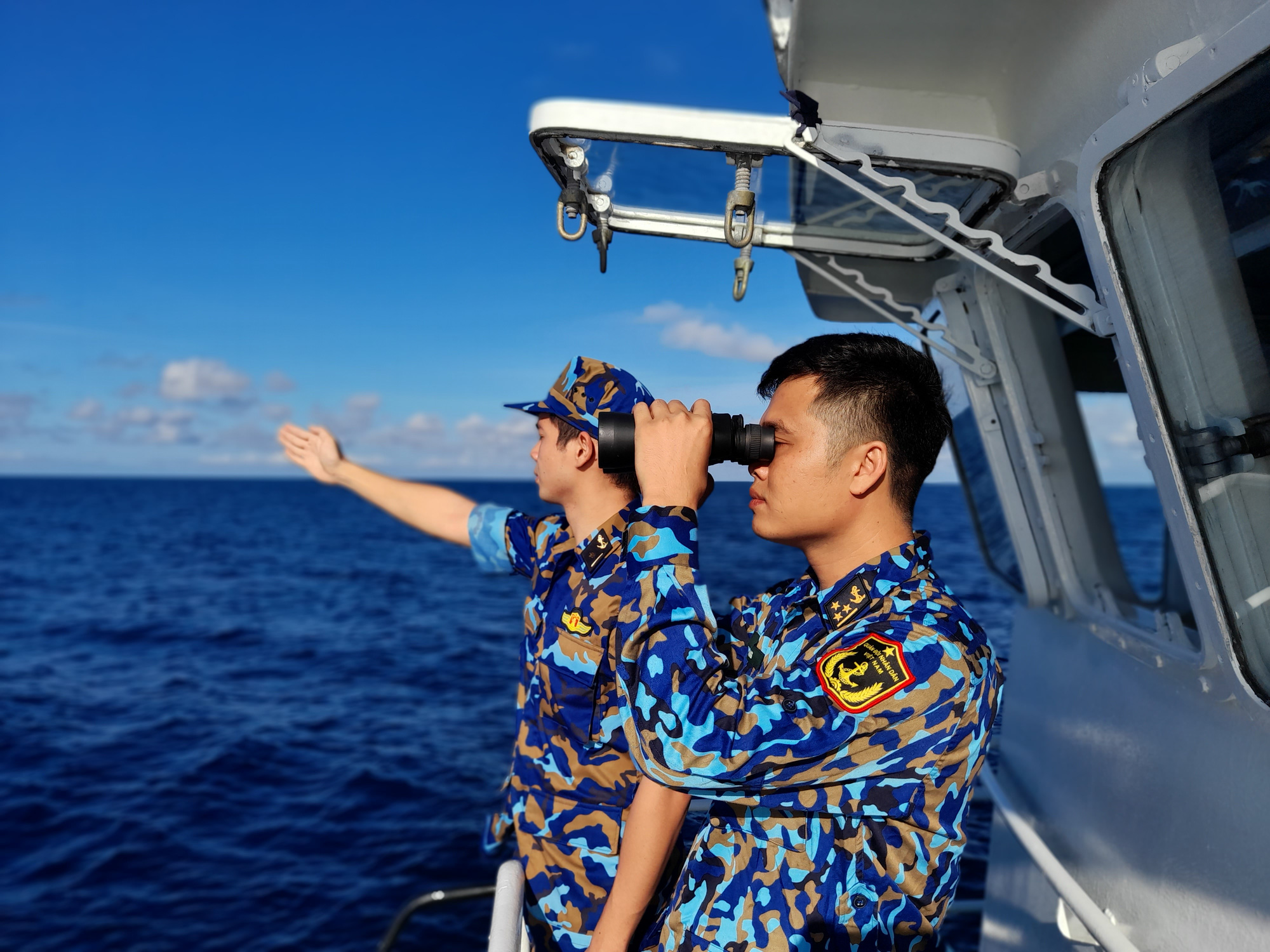 Điểm tựa trên biển - Ảnh 1. Điểm tựa trên biển - Ảnh 1.