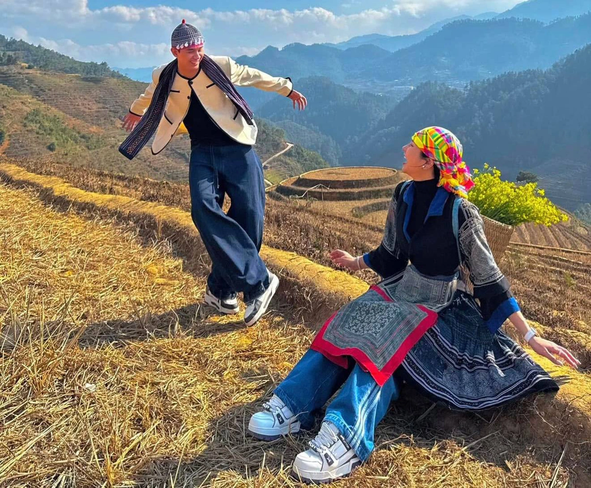 Thêm 1 cặp chị - em Vbiz lệch 11 tuổi đang muốn Thêm 1 cặp chị - em Vbiz lệch 11 tuổi đang muốn