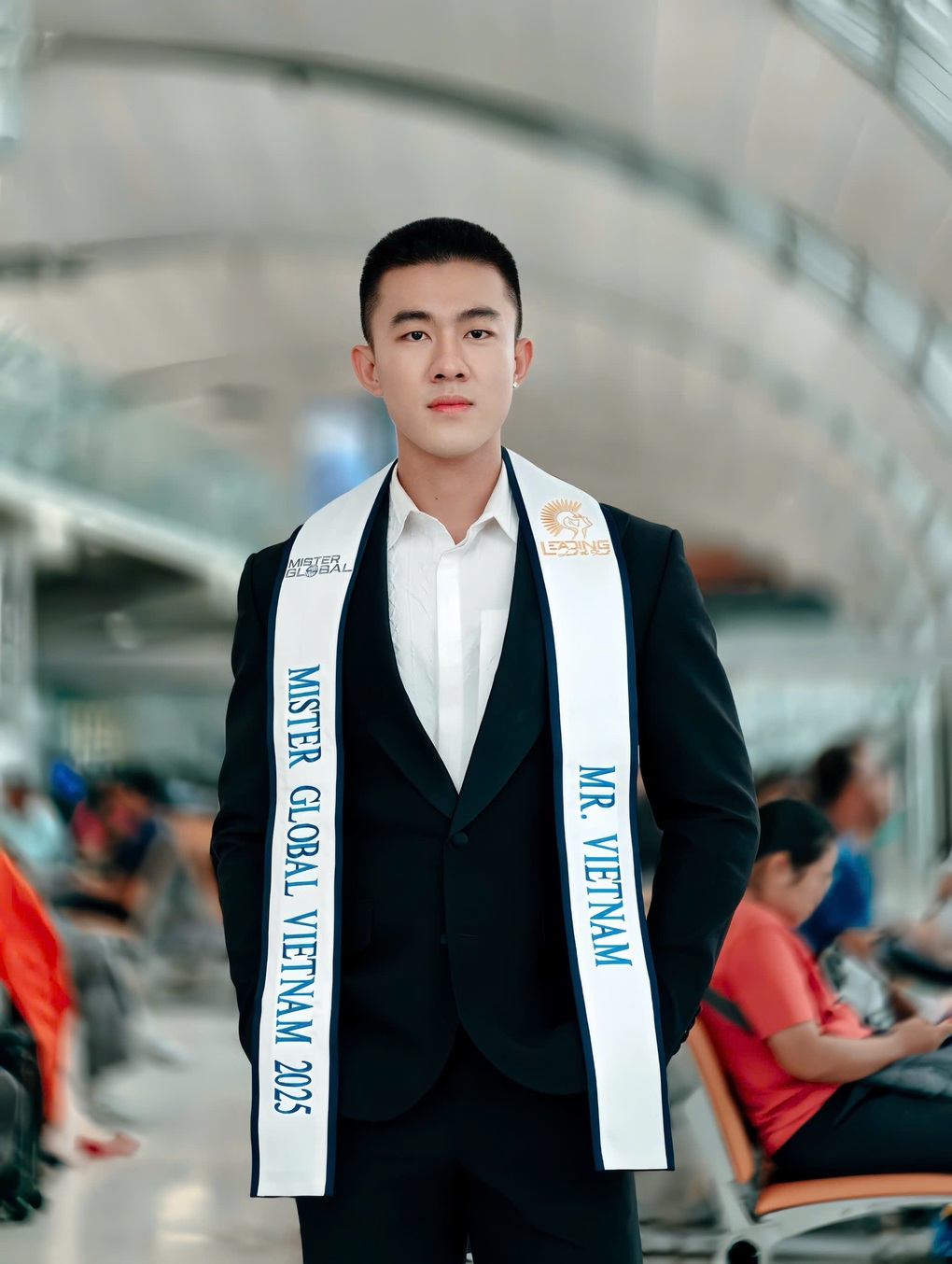 Đoàn Công Vinh đạt top 10 Nam vương Quốc tế, đi thi tiếp Nam vương Toàn cầu - 1