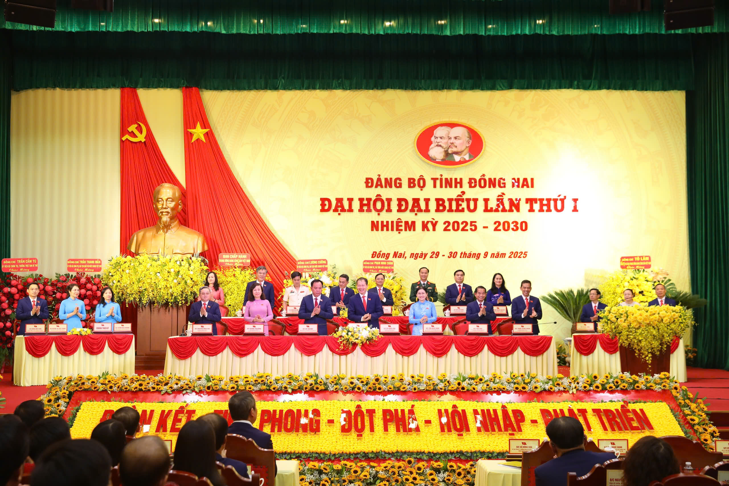 Đồng Nai luôn nằm trong nhóm dẫn đầu về dịch vụ công, chuyển đổi số - Ảnh 1.