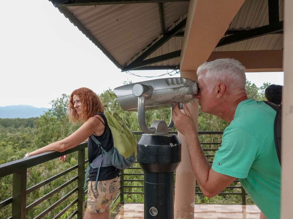 Chính sách thị thực cởi mở sẽ thu hút nhiều du khách đến từ châu Âu, vốn chi tiêu mạnh tay và lưu trú dài ngày. Ảnh: HOÀNG TRIỀU Chính sách thị thực cởi mở sẽ thu hút nhiều du khách đến từ châu Âu, vốn chi tiêu mạnh tay và lưu trú dài ngày. Ảnh: HOÀNG TRIỀU