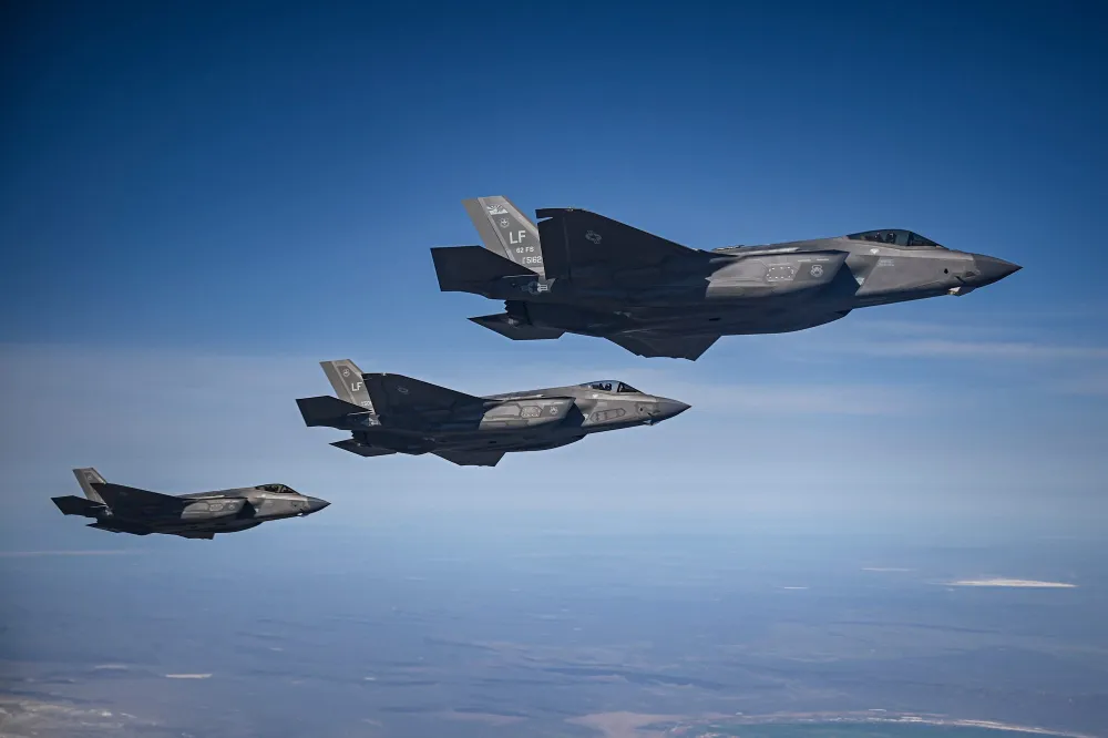 Tiêm kích F-35. Ảnh: KHÔNG QUÂN MỸ 1.jpg