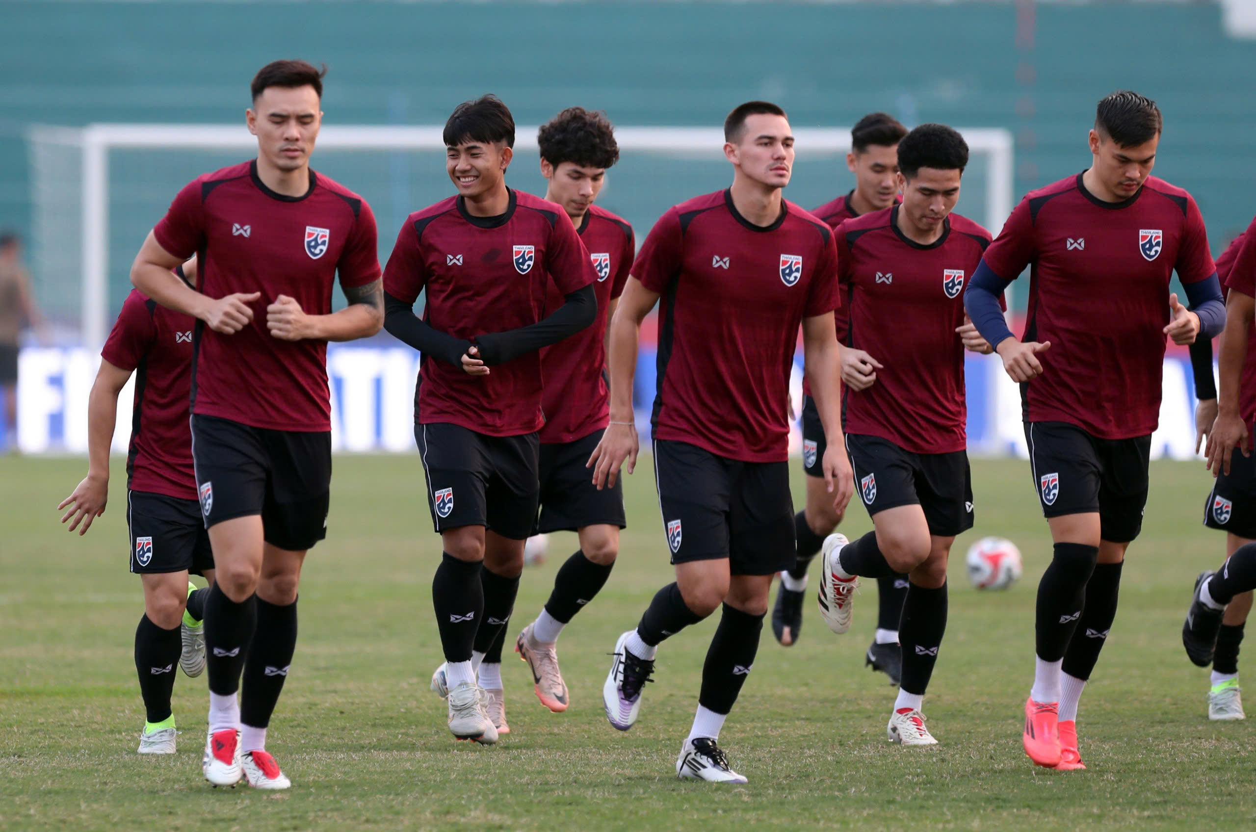 Gây sốc loại 2 công thần bóng đá Thái Lan, HLV Ishii thách thức Madam Pang?- Ảnh 2. Gây sốc loại 2 công thần bóng đá Thái Lan, HLV Ishii thách thức Madam Pang?- Ảnh 2.