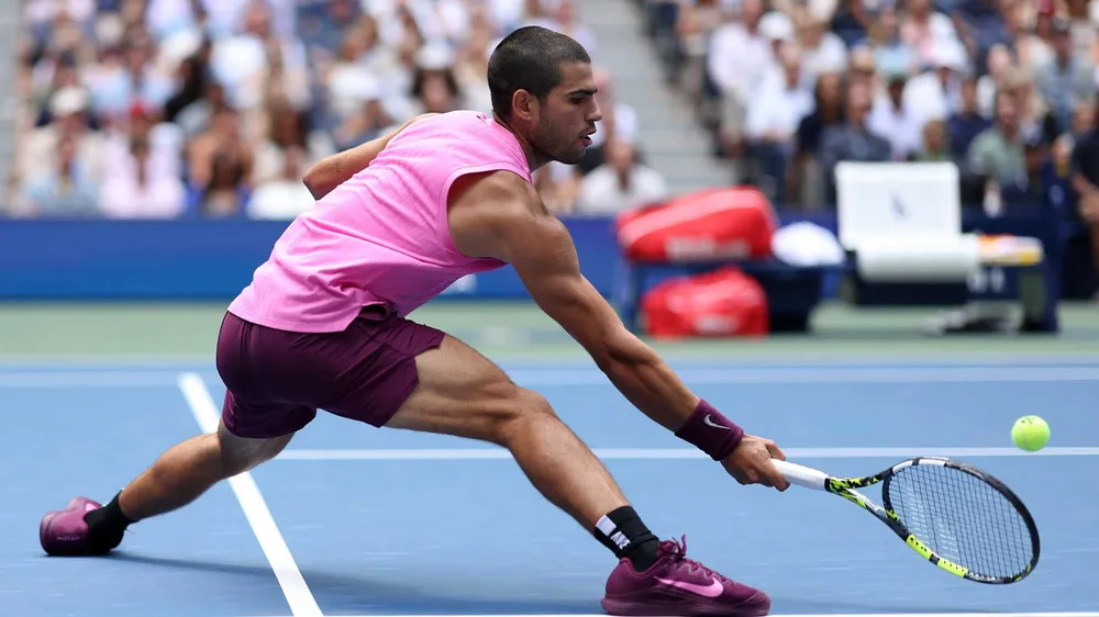 Mái tóc húi trọc của Alcaraz từng là đề tài bán tán ở Mỹ mở rộng. Ảnh: ATP bi-an-cua-carlos-alcaraz-1.jpg