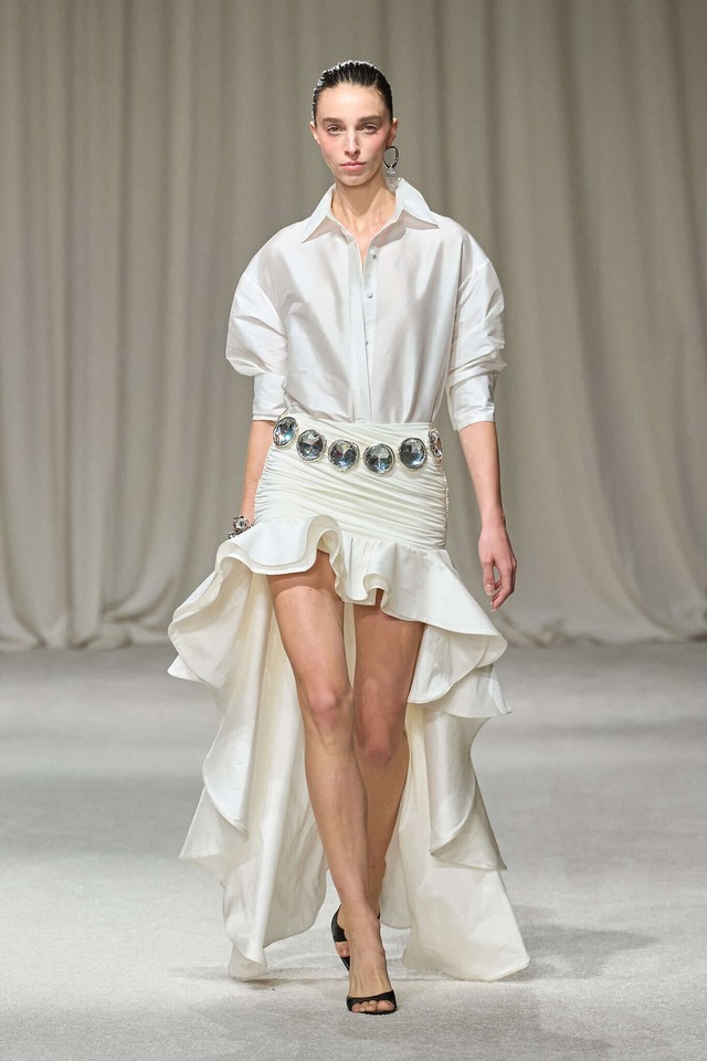 Giúp nàng sang trọng, sành điệu với các gam màu trung tính- Ảnh 1.