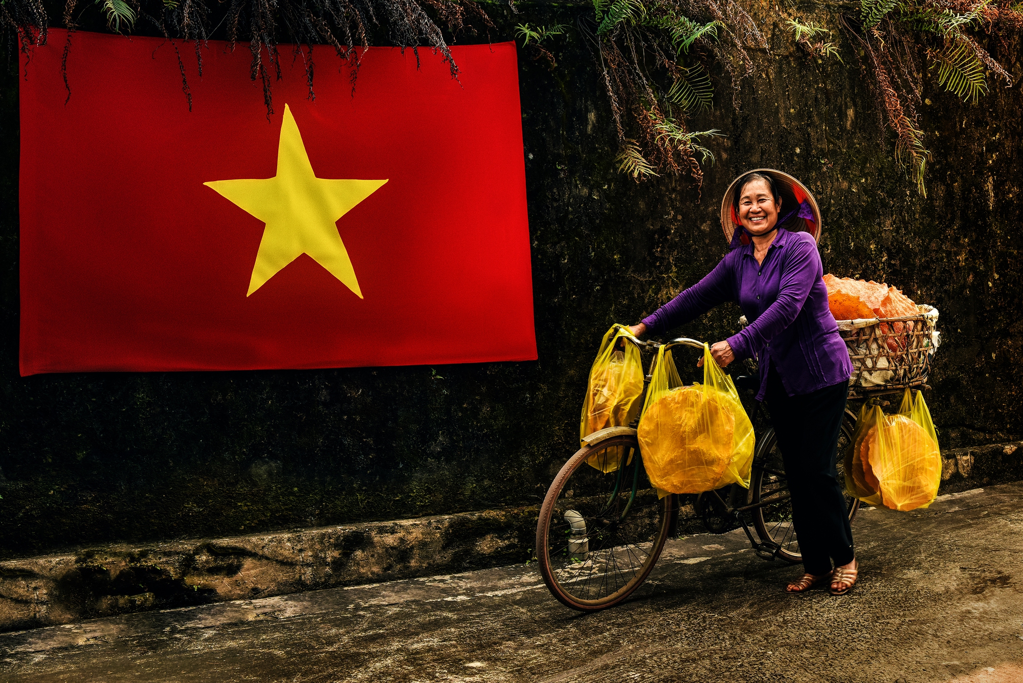 Gửi tình yêu Tổ quốc qua từng tác phẩm - Ảnh 1. Gửi tình yêu Tổ quốc qua từng tác phẩm - Ảnh 1.