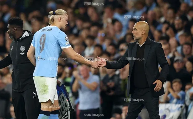 HLV Pep Guardiola có nhiều biến hóa về chiến thuật dù không phải lúc nào cũng như ý. Ảnh: EPA. HLV Pep Guardiola