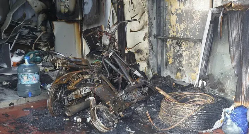 Hiện trường vụ cháy xưởng cơ khí xây dựng trái phép trên đất nông nghiệp tại thôn Văn Giáp, xã Thường Tín (Hà Nội) khiến 4 người thiệt mạng vào rạng sáng 16-9. Ảnh: CA vu-chay-xuong-co-khi-tren-dat-nong-nghiep.jpg