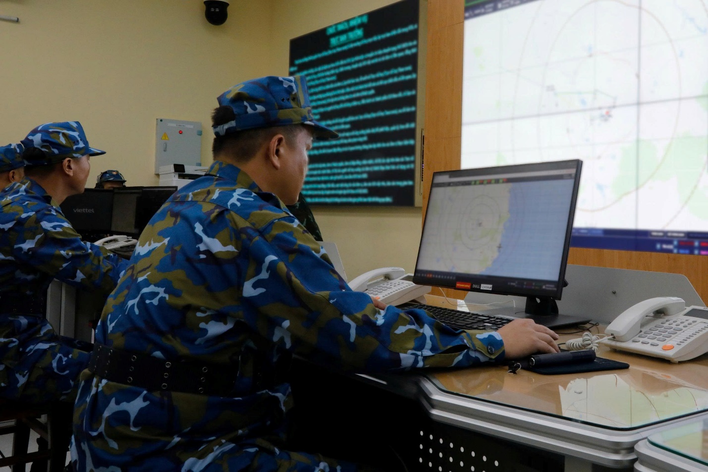 Hệ thống Viettel thay thế chỉ huy điều hành tác chiến thủ công trong tập trận tên lửa phòng không- Ảnh 1. Hệ thống Viettel thay thế chỉ huy điều hành tác chiến thủ công trong tập trận tên lửa phòng không- Ảnh 1.