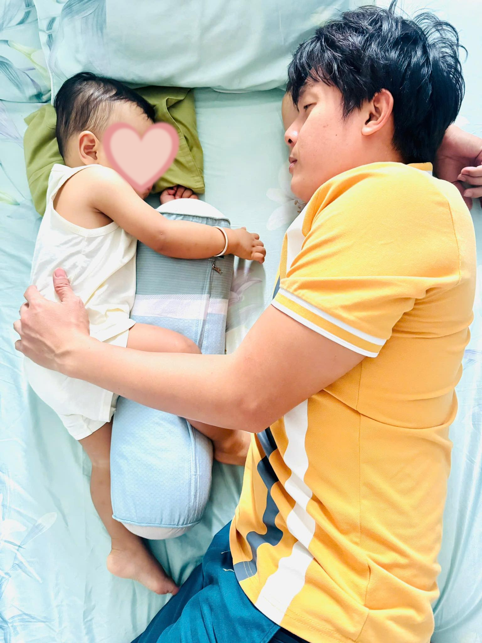 "Hoàng tử" Vbiz vừa công khai có con với vợ Việt kiều đã vội ly hôn, để lộ tình trạng tinh thần bất ổn - Ảnh 8. "Hoàng tử" Vbiz vừa công khai có con với vợ Việt kiều đã vội ly hôn, để lộ tình trạng tinh thần bất ổn - Ảnh 8.