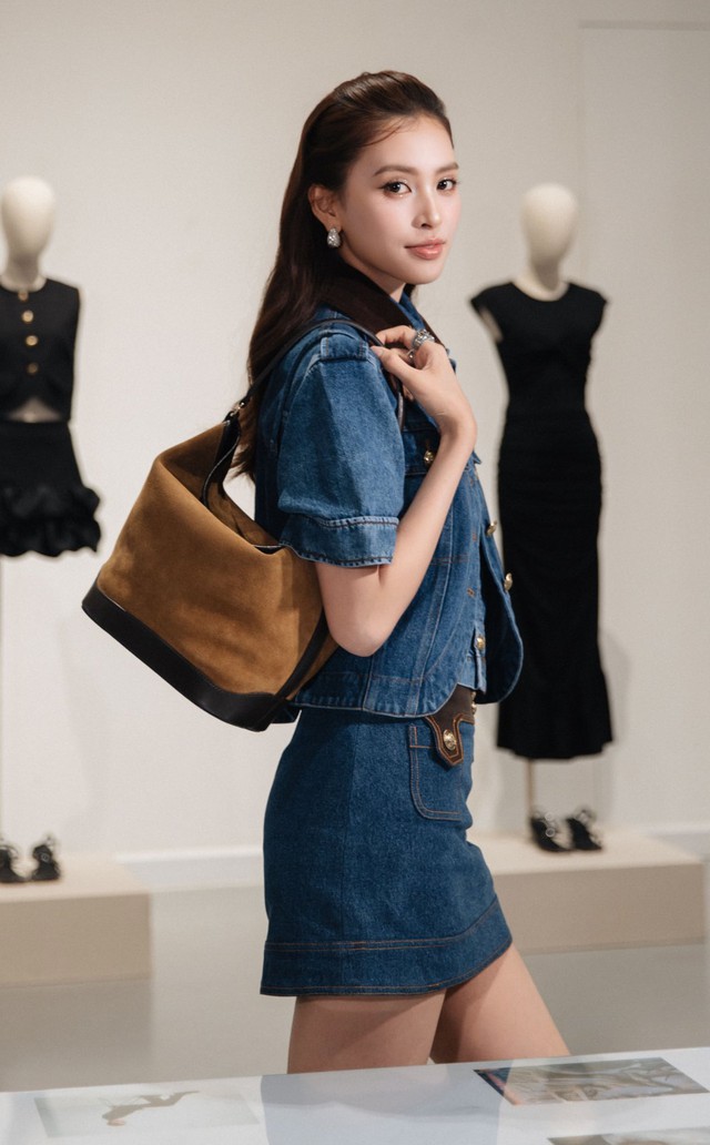 Hoa hậu Tiểu Vy khoe nhan sắc mộc mạc sau 7 năm đăng quang- Ảnh 1.