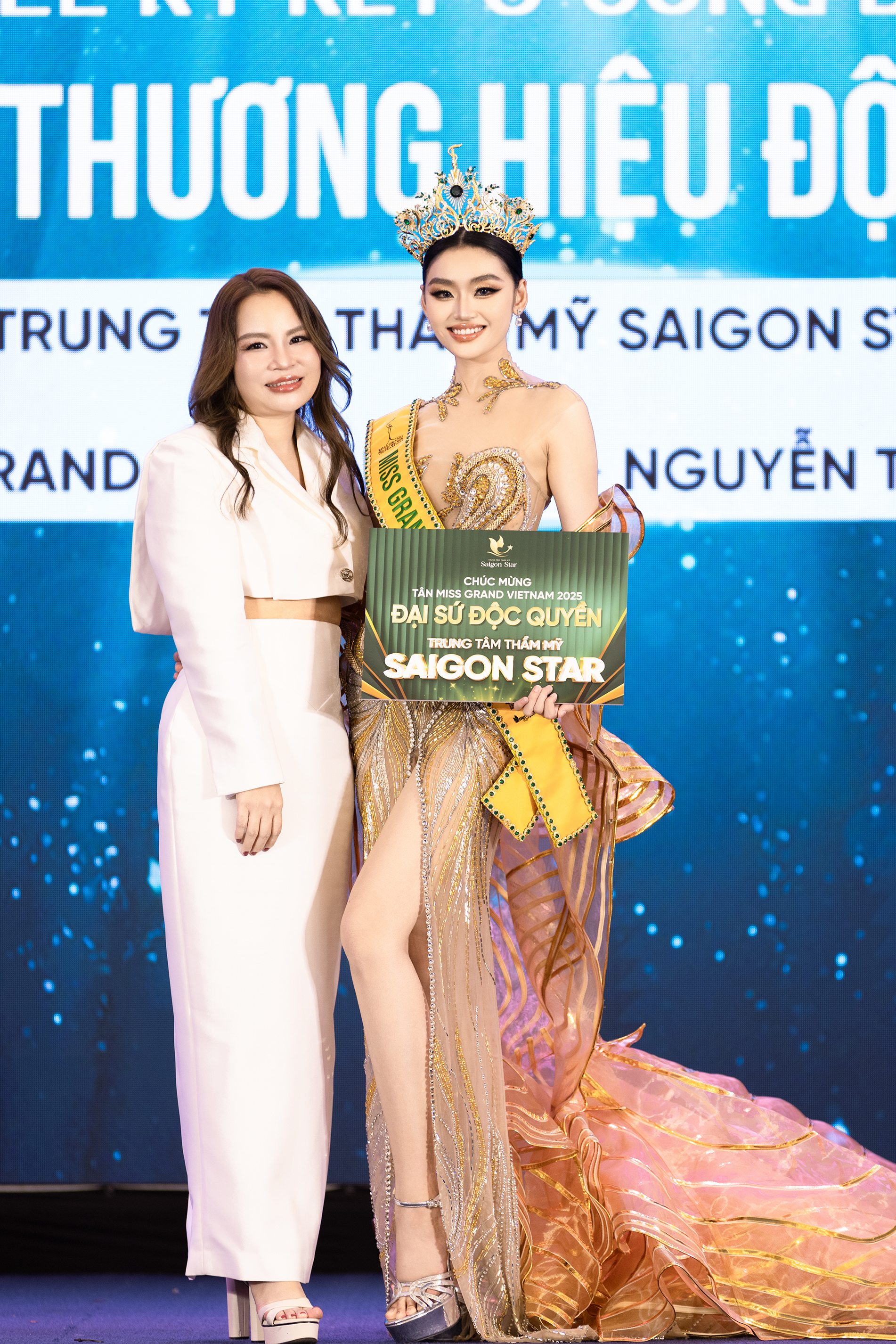Hoa hậu Yến Nhi nói gì trước nghi án phẫu thuật thẩm mỹ trước khi thi Miss Grand International 2025? - Ảnh 2. Hoa hậu Yến Nhi nói gì trước nghi án phẫu thuật thẩm mỹ trước khi thi Miss Grand International 2025? - Ảnh 2.