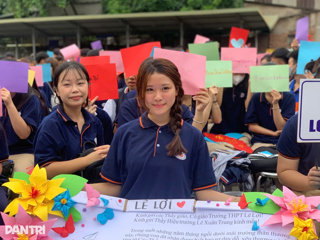 Học sinh Hà Nội chất vấn hiệu phó loạt câu hỏi khó  - 1