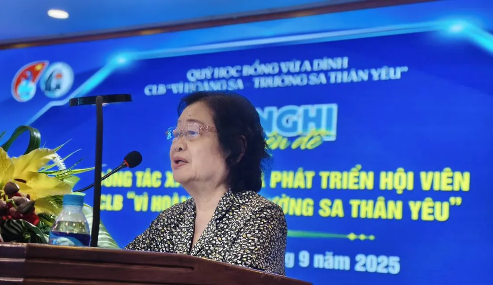 Bà Trương Mỹ Hoa phát biểu tại Hội nghị. Ảnh: THANH TRANG CLB VI HS-TS THAN YEU 6.jpg